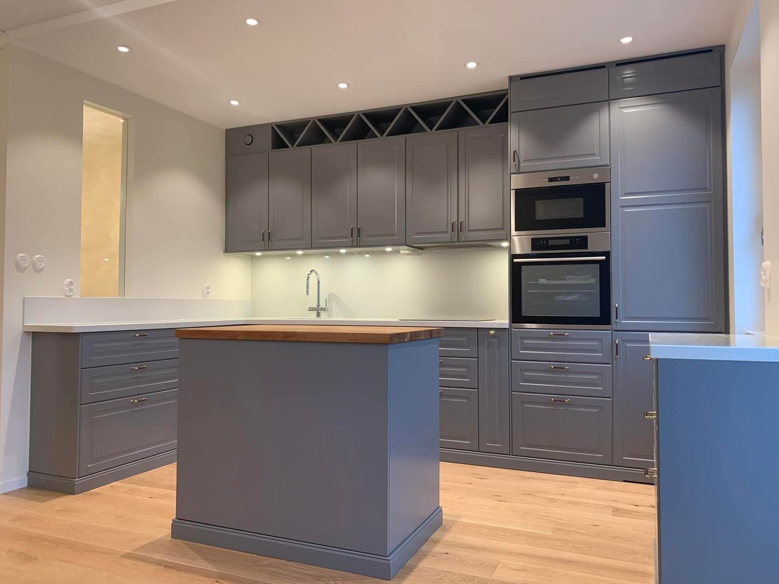 Köksrenovering – grått kök